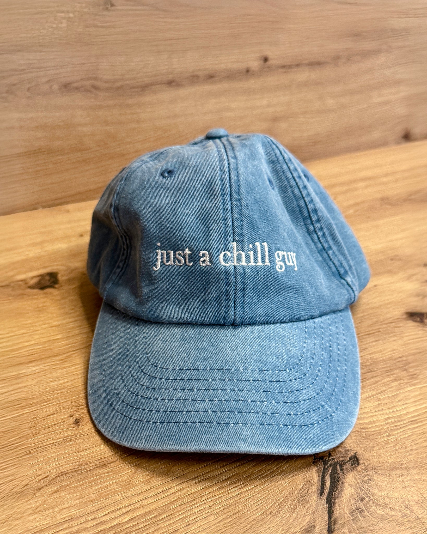 Gorra Färgen Just a Chill Guy, visera curva, ajuste trasero, estilo casual minimal