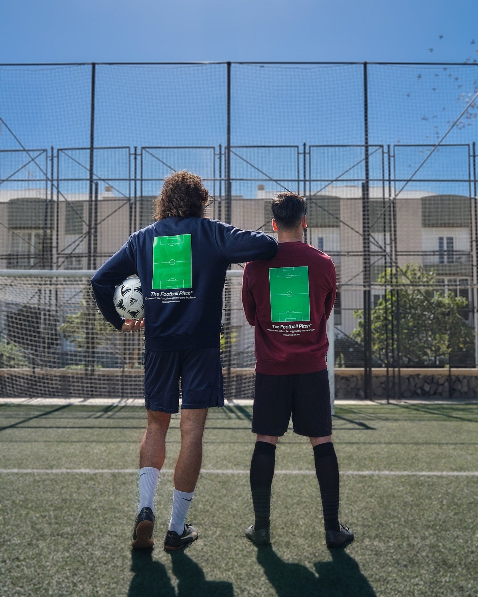 Sudadera The Football Pitch - Burdeos - Färgen