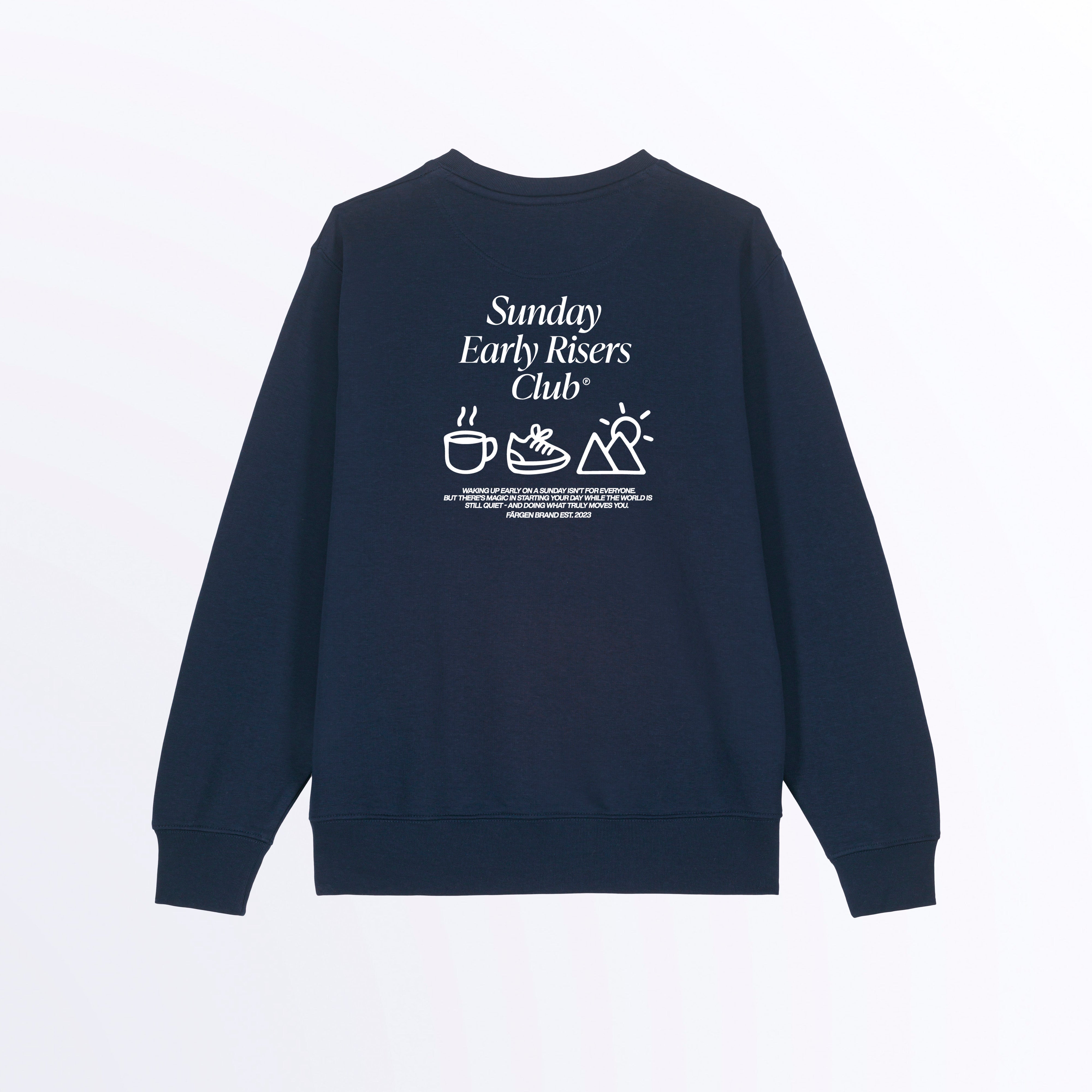 SUDADERA PARA LOS AMANTES DE LA MONTAÑA COLOR AZUL MARINO Y LETRAS BLANCAS.